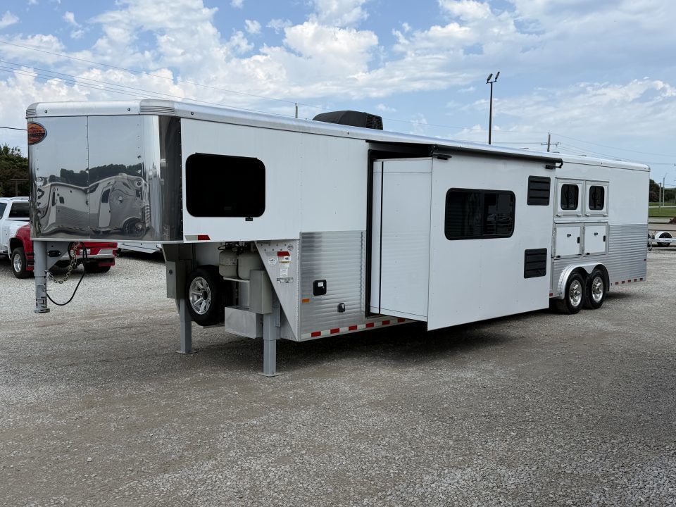 Trailer Photo 1