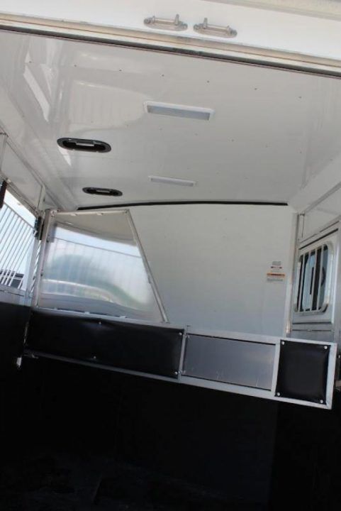 Trailer Photo 11