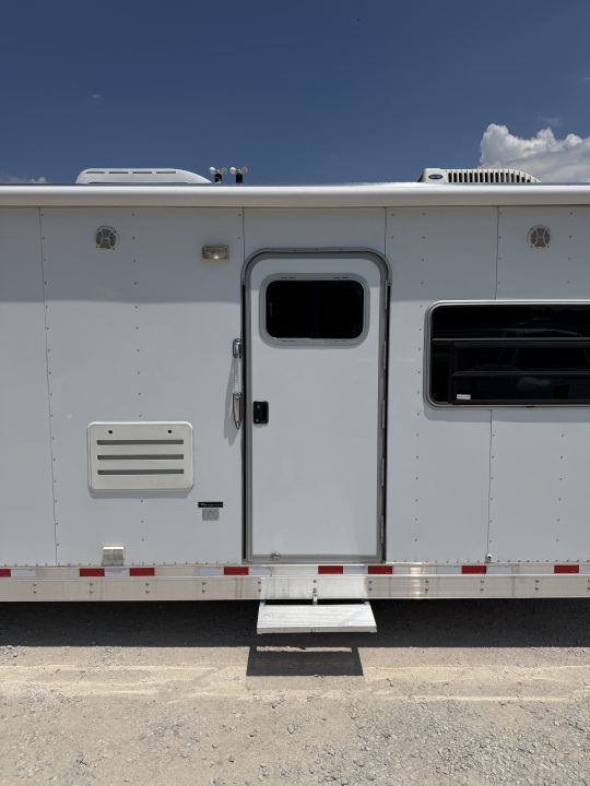 Trailer Photo 13