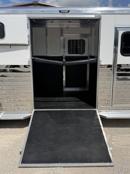 Trailer Photo 12