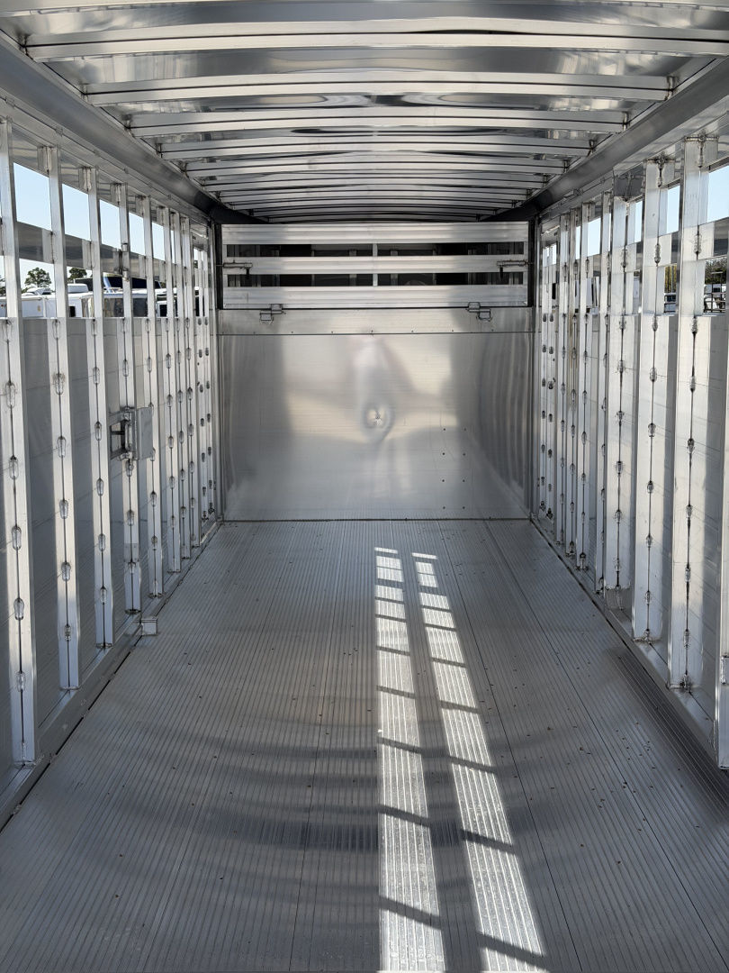 Trailer Photo 7