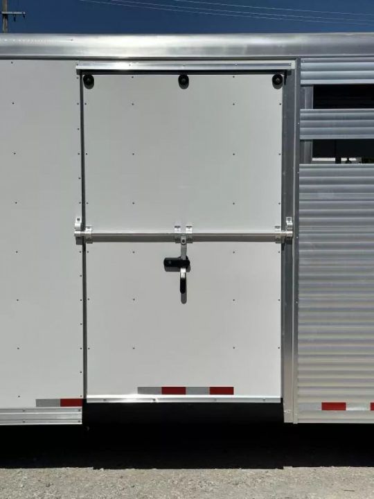 Trailer Photo 10