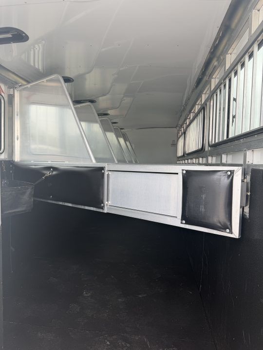 Trailer Photo 9