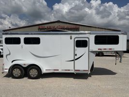 2005 2 horse CM Trailers 2 Horse Gooseneck Legacy