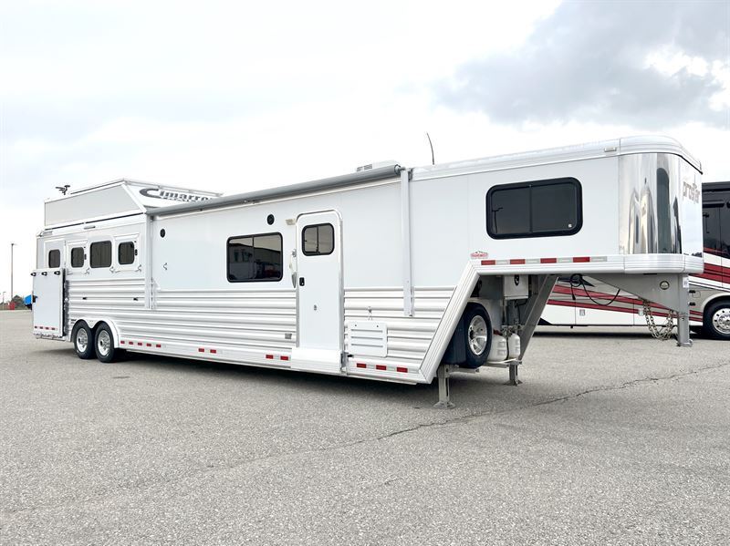 2017 Cimarron Prostar 4HLQ