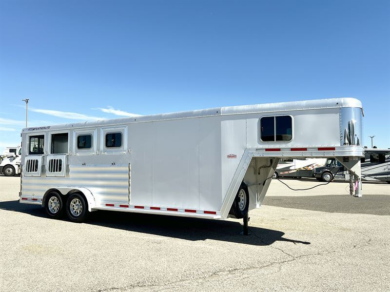 2017 Featherlite 4HGN