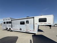 2021 3 horse Logan Coach Select 812 3HLQ