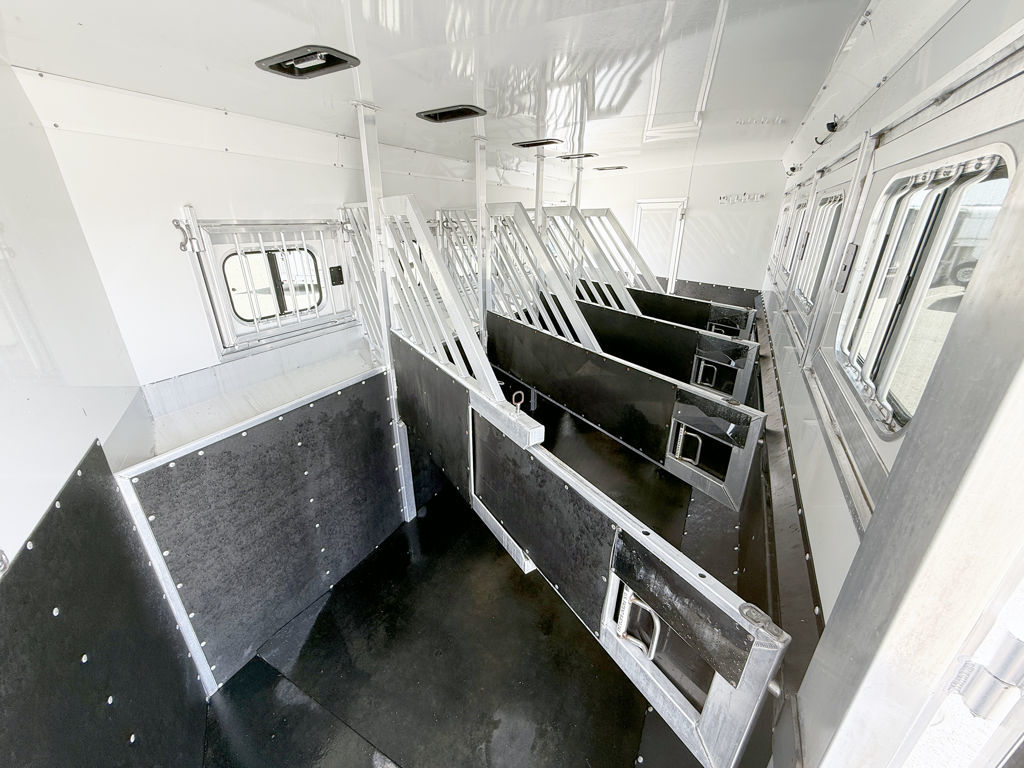 Trailer Photo 14