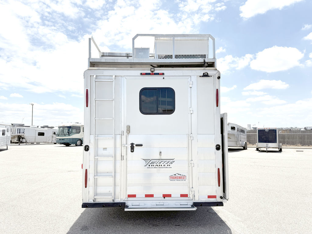 Trailer Photo 16