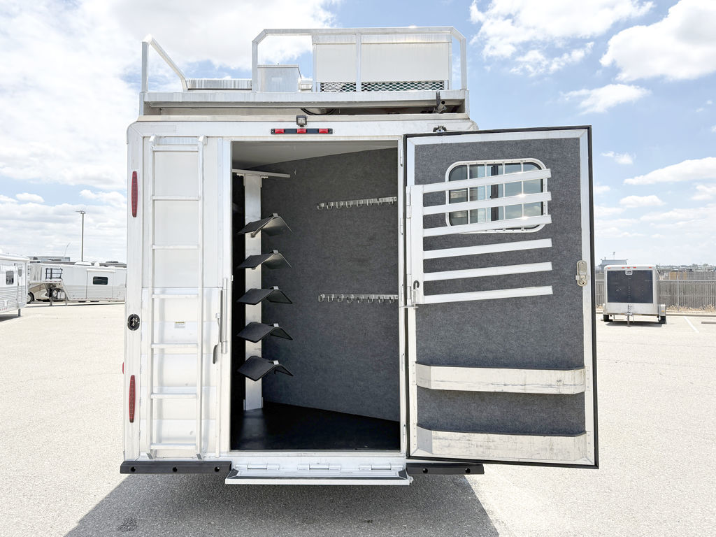 Trailer Photo 17