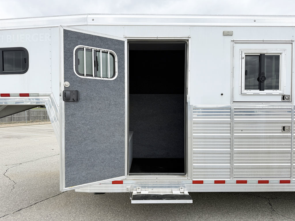 Trailer Photo 13