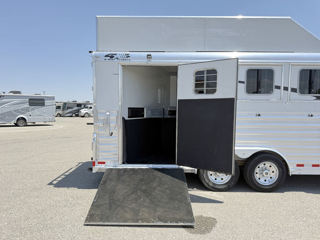 Trailer Photo 12