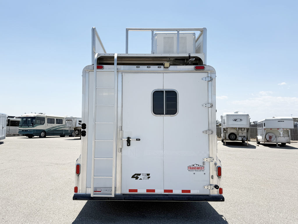 Trailer Photo 16