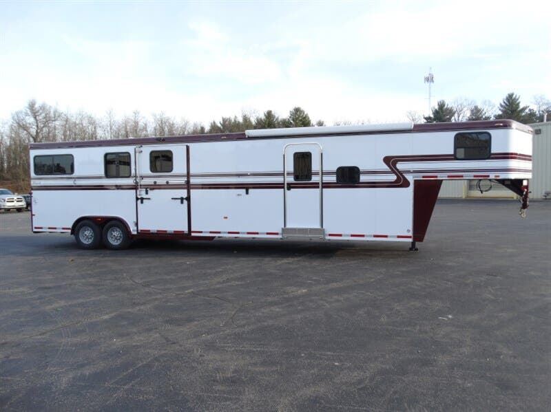 2021 Hawk Trailers 2+1 Living Quarters
