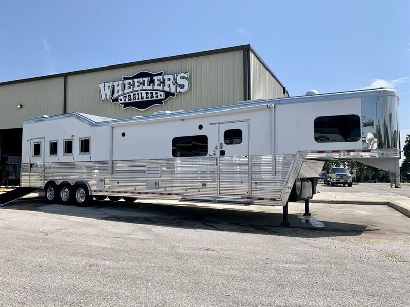 Used Bloomer Horse trailers for sale