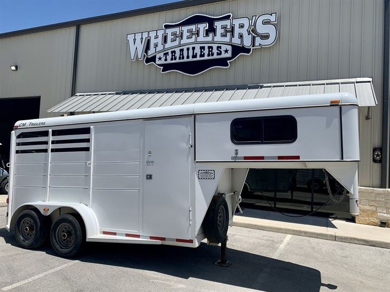 Used Cm Horse trailers for sale in TX