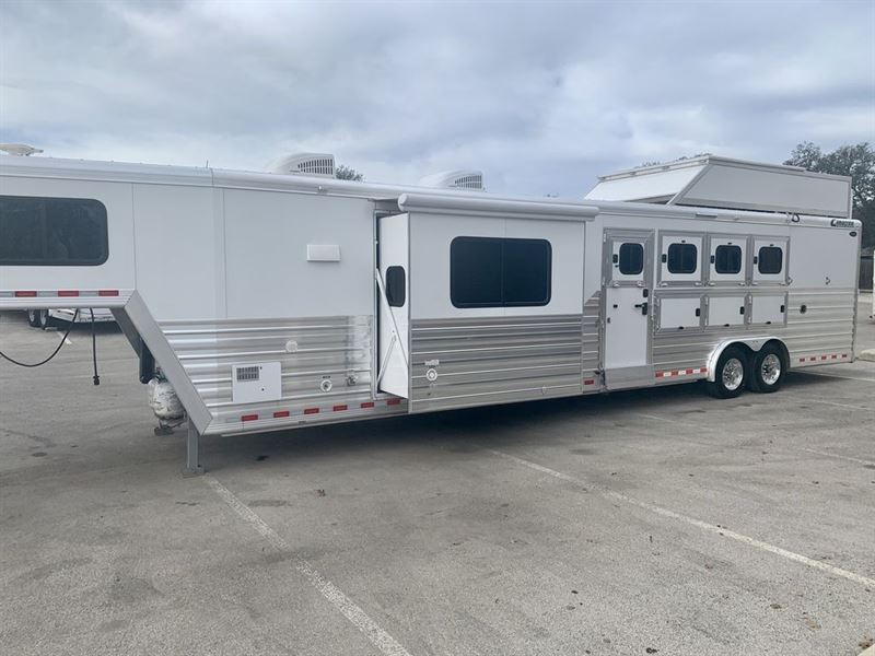 2020 Cimarron Trailers Norstar Horse Gooseneck