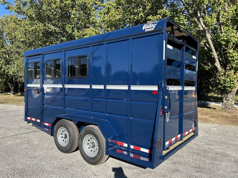2026 Valley 3800 hybrid 3-horse bumper pull slant