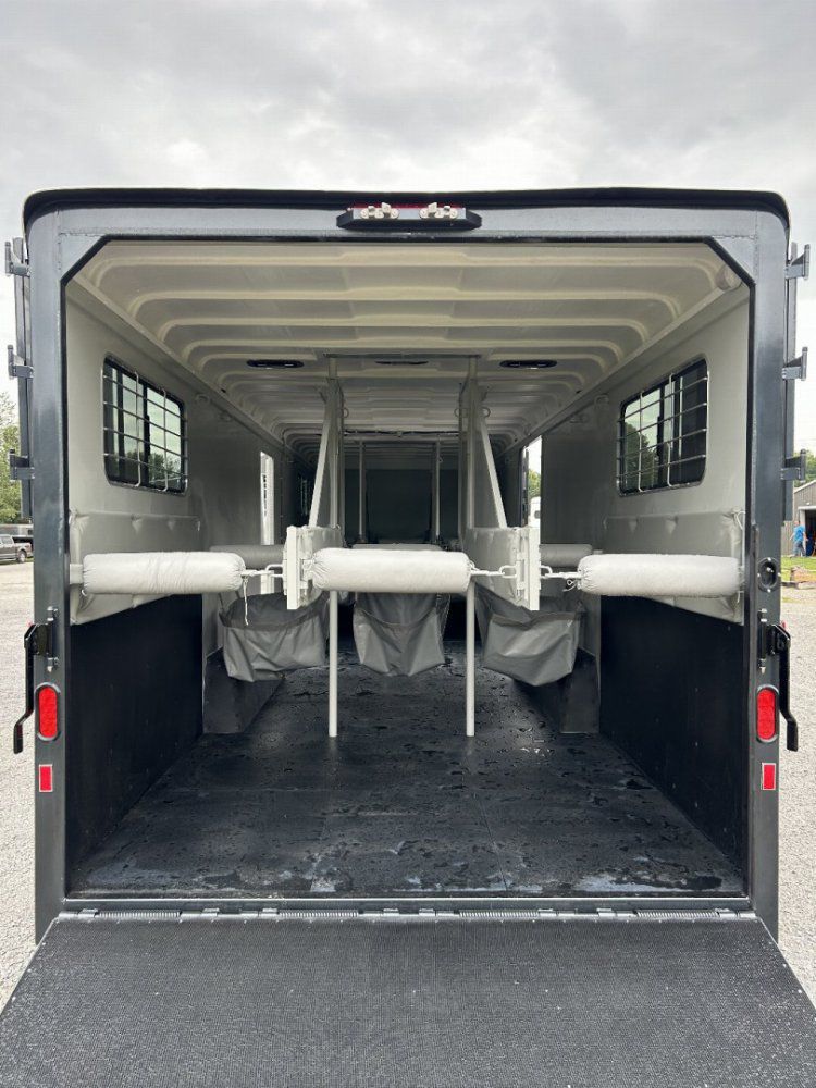 Trailer Photo 10