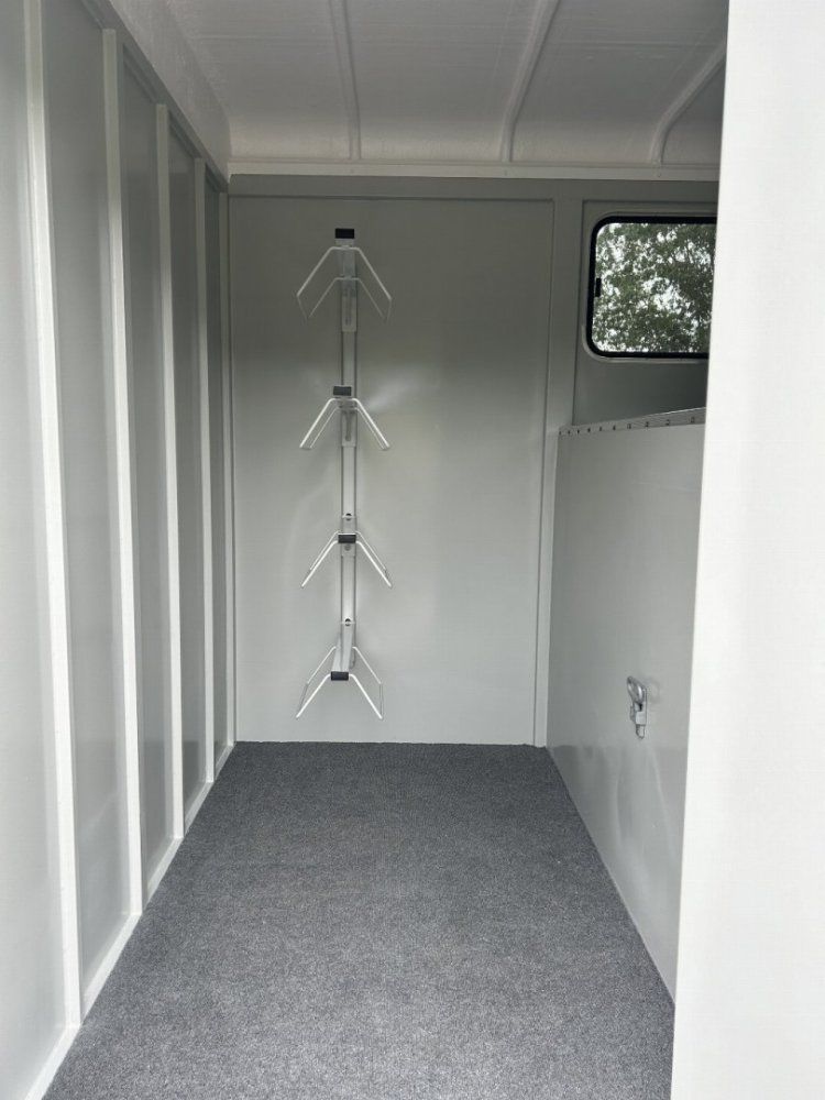 Trailer Photo 16