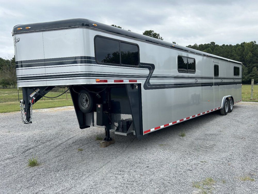 Trailer Photo 2