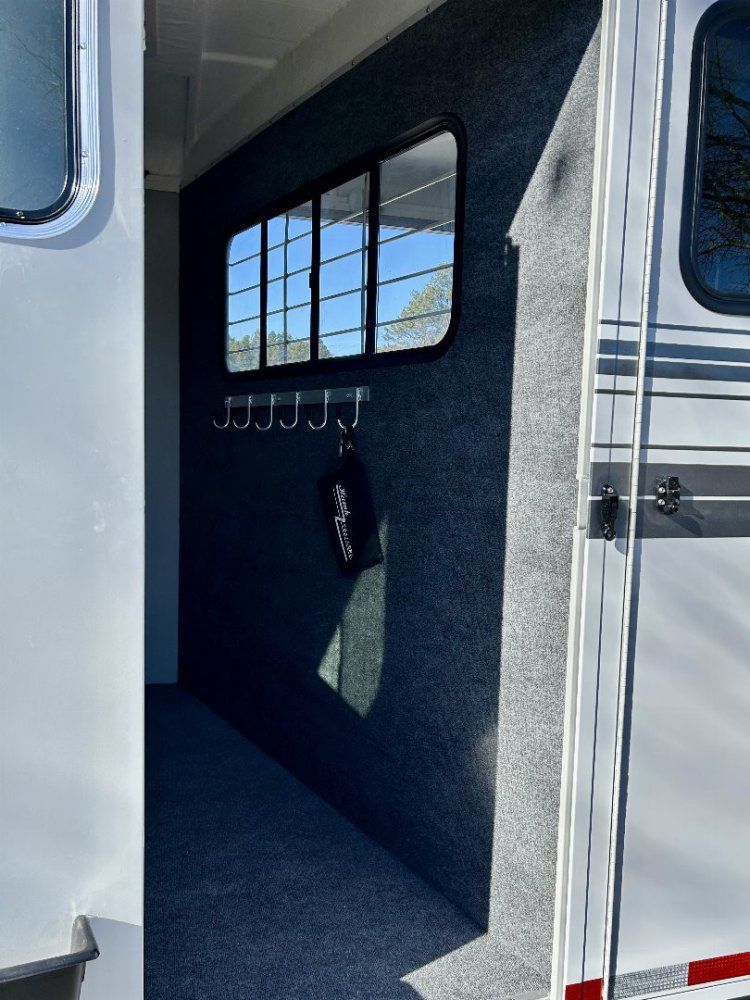 Trailer Photo 13
